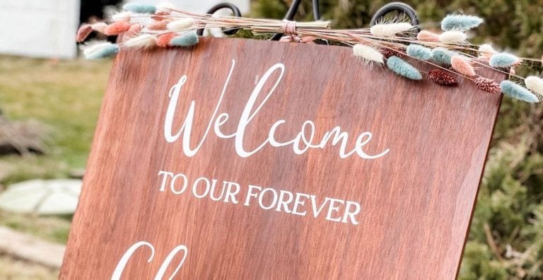 Easy DIY Welcome to our Wedding Sign
